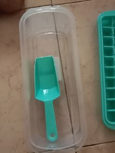 Ice Cube Tray With Box