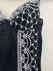 BESIRED EMBROIDERED CORSET TOP