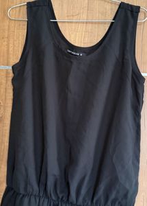 Chic Black Sleeveless Dress