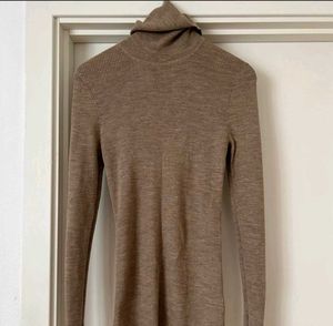 Elegant Brown Turtleneck sweater