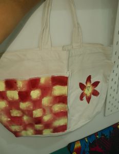 Pretty Tote Bag Hand painted 🌺🥰‼️