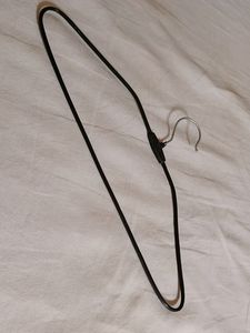 10 hangers black