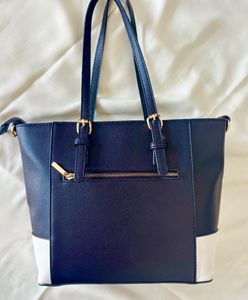 Stylish, Stride Black &amp; White Hand Bag