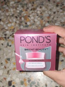 Pond&#39;s Bright Beauty Cream