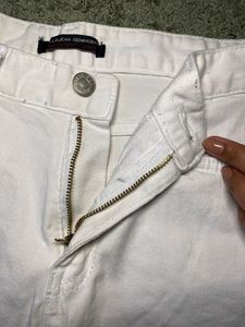 BillieJeans White Colour Shorts 🤍🤍