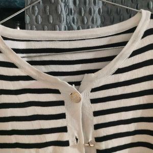 black n white sweater top