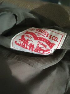 Levi&#39;s Corduroy Jacket 40&amp;42 Avail