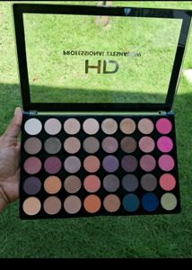 Swiss Beauty 40 Color Proffesional Eyeshadow Palet