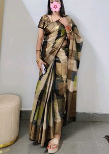 Elegant Women&#39;s Saree+stiched blouse