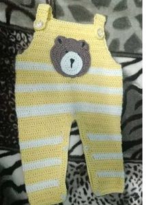 Cute Dangri And Sweater Set