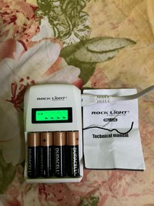 Rock Light Battery Charger RL-C4 And 4 Batter