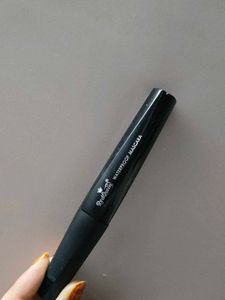 Red Queen Mascara