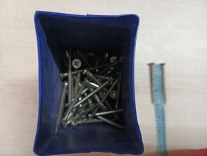 METAL SCREWS