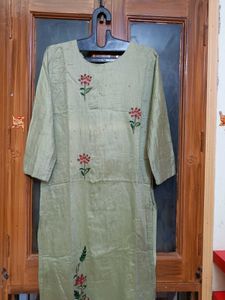 Floral Embroidered Kurta