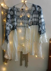 Black And White Printed A-Line Shrug Free Size