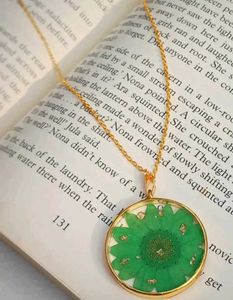 Resin Daisy Flower Color Option Available