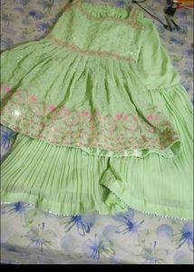 Sarara Set With Earing &amp; Mang Tika