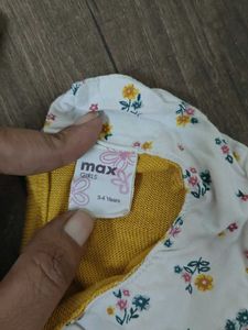 Wild Heart&#34; Yellow Top &amp; Black Jeans Set 3-4 Years