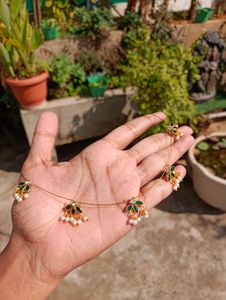 Green Trendy Invisible Chain With Pearl Hanging