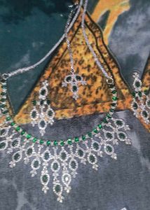 Elegant Green ad stone jewellery set