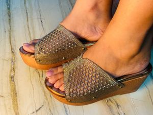 Embellish Women Sandal 👡
