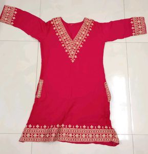 Elegant Embroidered Kurta With Pant Set 🩷
