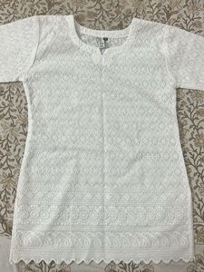 White Embroidered Kurta | Size S (With Freebie)
