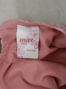 Cute Sleevless Top