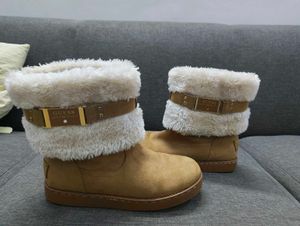 Guess Uggs Lookalike suede tan fluffy boots