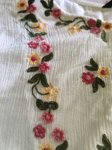 Elegant Floral Embroidered Tunic Top – Bust 40” |