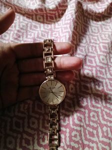 Women Stylish Golden Chain Watch