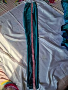 Dhamaka Offer🔥 Elegant Gown With Leggings