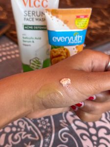 Fashwash And Scrub Combo
