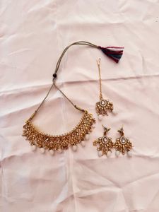 Necklace set