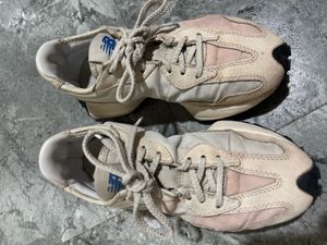 New Balance 327 Women Sneaker