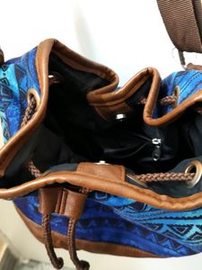 Fastbrack smart sling bag