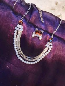 Pearl And Rhinestone Necklace Set