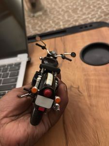 Royal Enfield Model Bike scale mode
