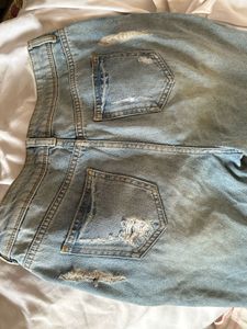 Ripped straight fit jeans