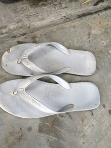 Relaxo Slipper Size - 6