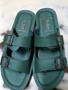 Pu-Kick Green Buckle Sandals
