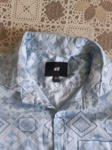 H&amp;M Patterned Button-Down Shirt
