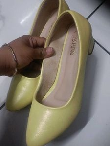 Yellow Heels 👠