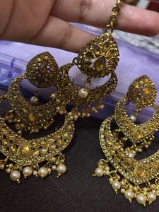 long earring and maang tika