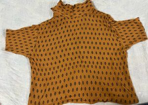 A crop Shirt