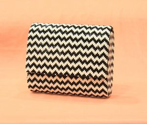 Houndstooth Party Clutch with Sling Chain