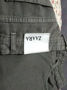 Gray Jeans for casual date and style up with beaut