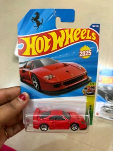 Hot Wheels: Ferrari F40 &amp; &#39;66 Buick Riviera