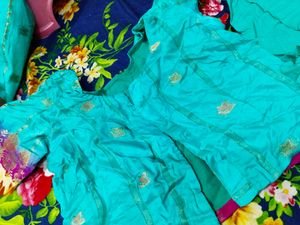 Banarsi Saree With Matching Blouse And Peticoat
