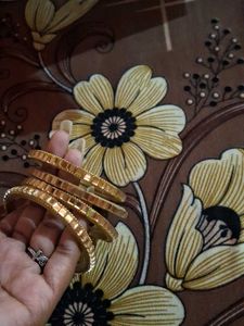 Golden Bangles (Set of 4)